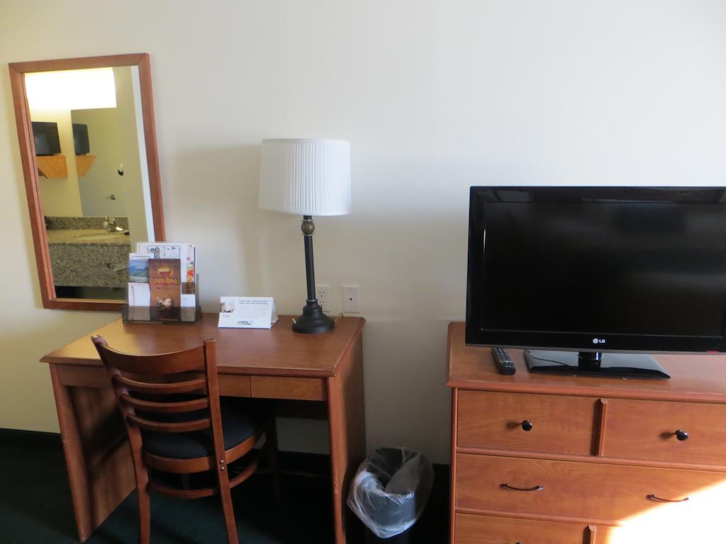 Travelodge By Wyndham Missouri Valley Habitación foto